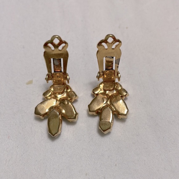 Milk Glass Clip Earrings - Picture 2 of 4